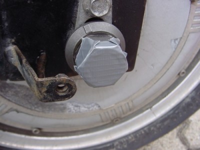 Mutter_VW_LT_M18x1,5_3.JPG (130.29 KiB) 29030 mal betrachtet Gaffer Tape gegen Gewindeverschmutzung