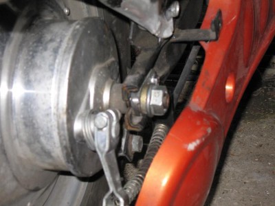 elekt2.JPG (56.56 KiB) 2147 mal betrachtet doppelte Drehmomentstütze rechts hinten