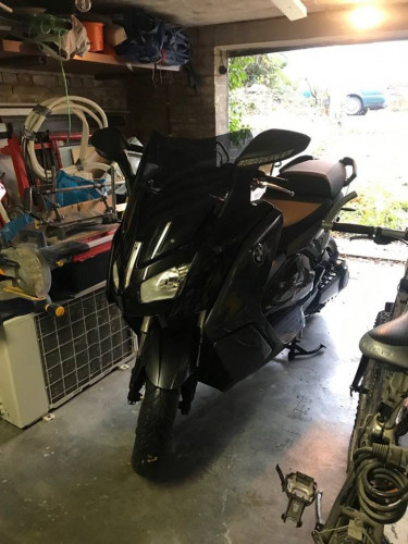 Garage Frontseitenansicht.jpg