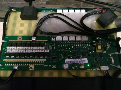 Akku mit getauschter Buchse