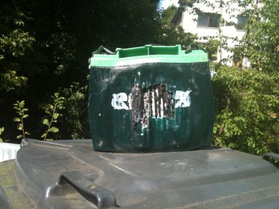 e-max 90S Blähungen 011_1024x768.jpg (160.46 KiB) 1442 mal betrachtet Kann man in Ebay noch als Neu verkaufen