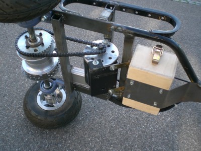 E-Kettcar von unten.jpg