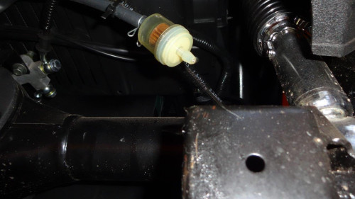 ÖL-Filter_mit_Tropfen.jpg (401.04 KiB) 3163 mal betrachtet Ansicht Hinterachse mit Ölfilter