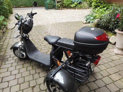 IMG_20200606_105522.jpg (7.78 MiB) 913 mal betrachtet Hier jetzt das Foto mit dem von mir angeschraubten Sitz. Ist zwar besser als das Original könnte aber noch etwas komfortabler werden.