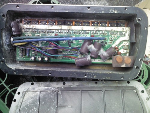 IMG_20130826_103436_2000x1500.jpg (449.05 KiB) 1535 mal betrachtet Abgerauchter Controller 60V50AH/3000Watt 125er Klasse