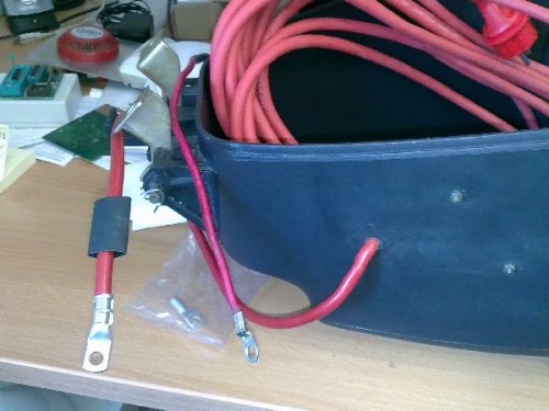 Daneben seht Ihr eines der Chinakabel die verbaut waren