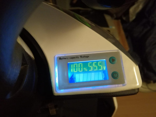 Voltmeter 1 Nach Vollladung 55,5.jpg