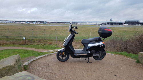 NIU Flughafen 20201222 .jpg