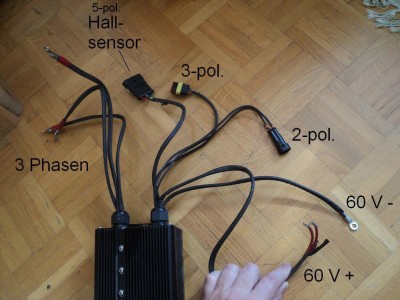 Controller m Kabeln alle beschriftet30 prozent.JPG