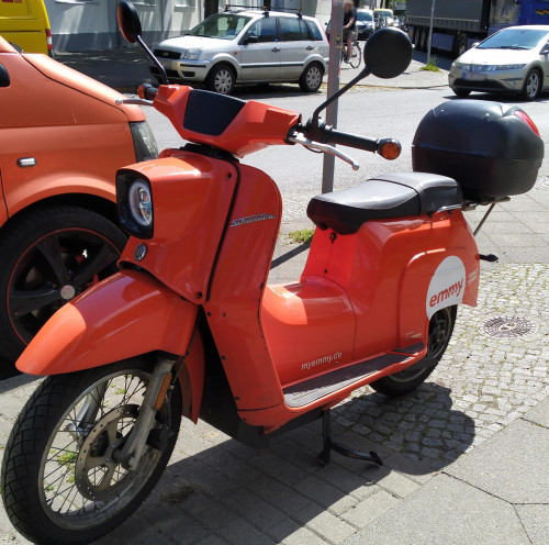 emmy-govecs-schwalbe.jpg