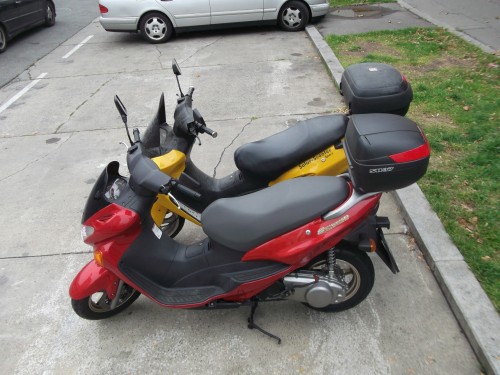 Suzuki Epicuro und Solar Scooter Sport 1715x1286px.jpg