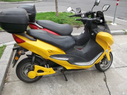 Suzuki Epicuro und Solar Scooter Sport5 1715x1286px.jpg