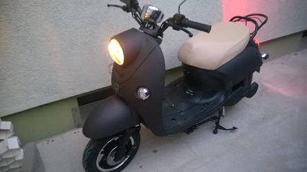 UNU mit Licht.jpg