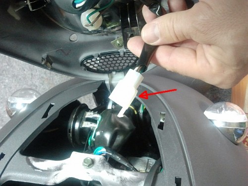 Frontscheinwerfer-Stecker.jpg