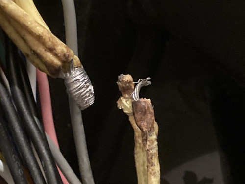 12 Voltkabel im Kabelbaum