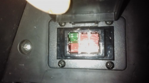 Das Bild ist etwas überbelichtet, es ist ein belegter roter und grüner, der Schaden ist beim grünen.