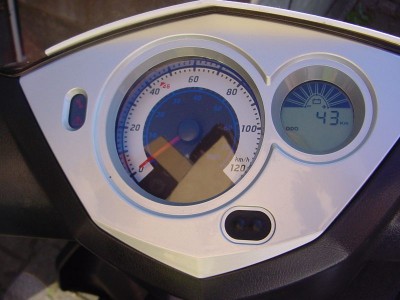 E-Tacho_km.JPG (65 KiB) 2150 mal betrachtet Gesamtkilometer