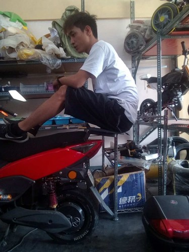 Ich wollt eine Top Box und fragte wie viele KG man da machen kann.. hier sieht man Belastungstest a la Pinoy