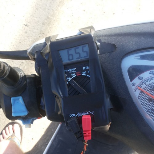 Messeinrichtung "fachmännisch" befestigt hehe