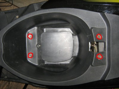 Batterie-Tausch_1.JPG (229.57 KiB) 2766 mal betrachtet Batterie-Tausch Leviate GTR 1500 - Bild 1