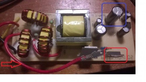 Wandler.jpg (142.97 KiB) 2830 mal betrachtet Rot ist der getauschte Transistor, blau der Elko.