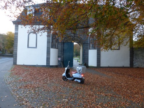 Eingangsportal Kloster Heisterbach.jpg