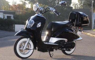 Vast Mickey DTL18ZB (mit CONTINENTAL K62 WW, 3.50-10 59J TL und TopCase)