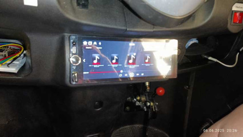 Autoradio mit Touchdisplay (2).JPG