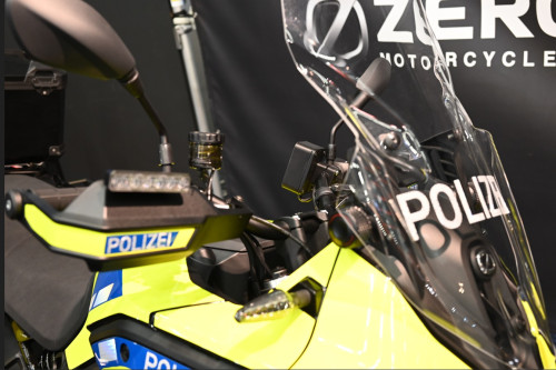 POLIZERO5.jpg