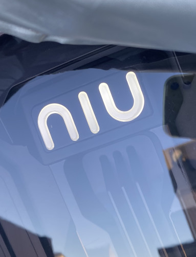 NIU-Logo-leuchtend.jpeg