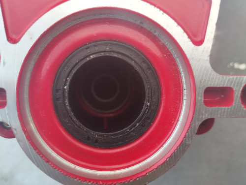 Oil Seal NBR original falsch mit Wellendichtring TC-25x35x7mm DIN 3760 rotes Differenzialgetriebe J, Disc 5 holes, 6,2+5+5,5x10,5cm, für 2x Steckachse 18T mit shifter + shifting cable, innen Lager 6001RS IØ12/AØ28/8mm für Motorachsenspitze L11mm zu sehen