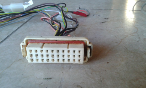 30 Poliger Stecker.jpg