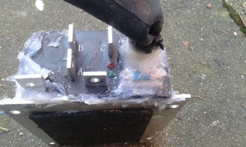 Neue Aluschine angefertigt und mit Sili zugeschmiert... :D