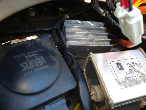 02 - Devices-unter-Sitzbank.jpg