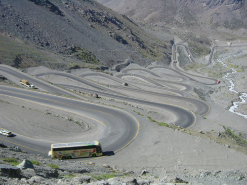 Serpentinen_Chile.jpg