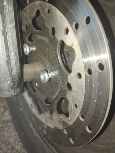 Vorderrad_3x_M8x25mm_SW6innensechskant02.jpg