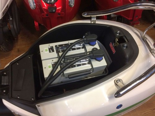 Use 2 batteries 1.jpg